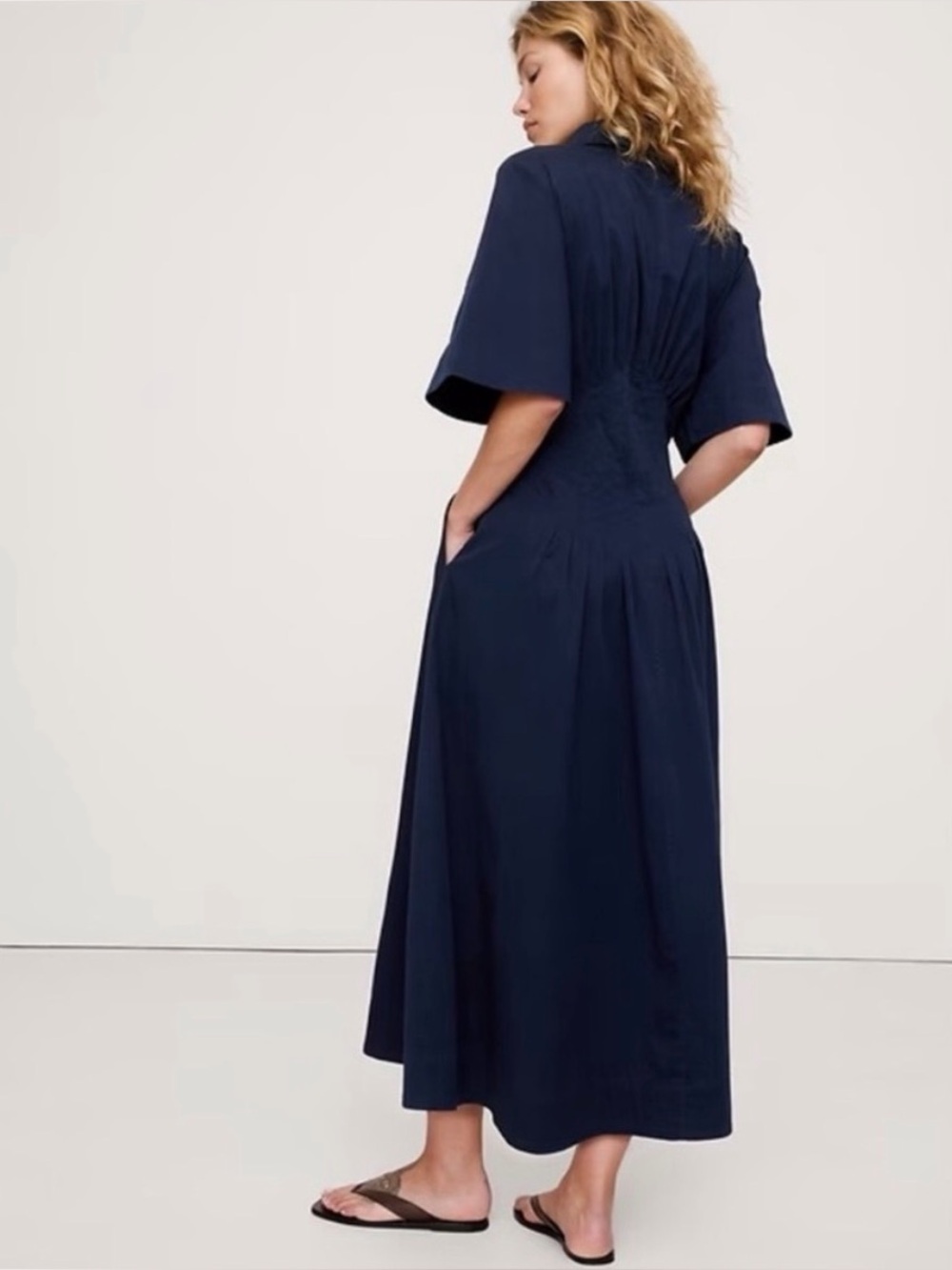 Banana Republic Stretch-Cotton Poplin Pintuck Long Navy Blue Shirt Dress (M) - Picture 5 of 8